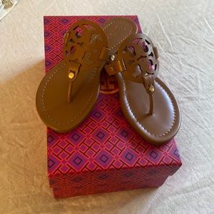Tory Burch Sandals - BRAND NEW! Never worn